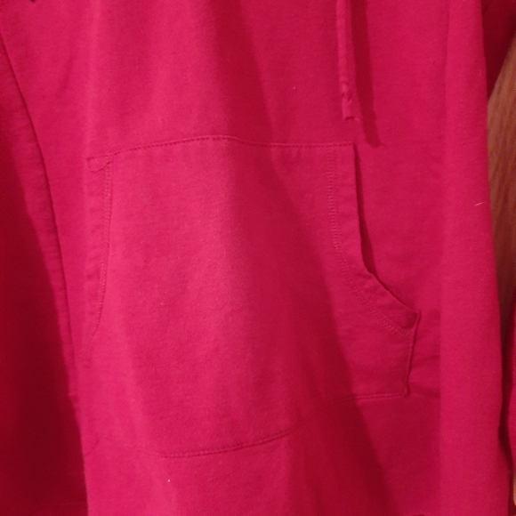 Currants Red Sweatshirt Size Large - Picture 11 of 12